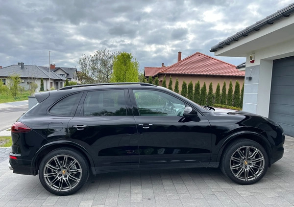 Porsche Cayenne cena 209000 przebieg: 104000, rok produkcji 2017 z Rzgów małe 497